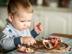 Can children use pomegranate and at what age can pomegranate juice be given?