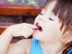 At what age can raspberries be given to children?