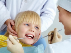 How many teeth are 3 years old in a child and how are teeth treated at this age?