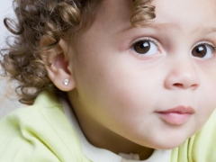 Care and frequent problems in children after ear piercing