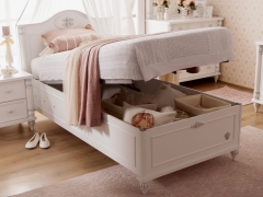 Children's beds with a lifting mechanism