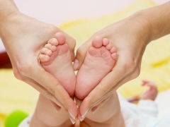 Massage for flat feet in children