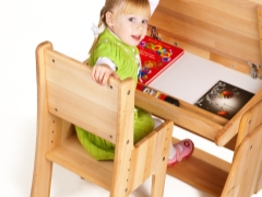 Children's wooden chairs: features of choice