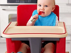 Compact highchair