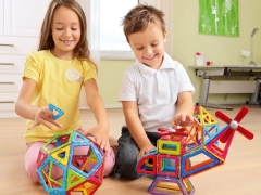 What you need to know about the children's magnetic designer?