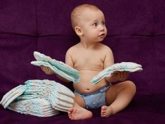 When and how to wean a baby from diapers?