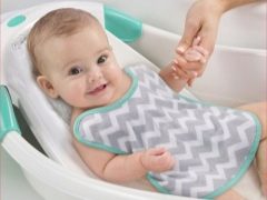 Slides for bathing newborns: types and tips for choosing