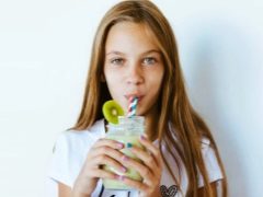 What kind of cocktails for children are useful and how to prepare them?