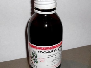 Licorice root syrup against cough in a child