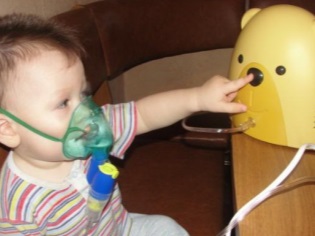 Using a nebulizer against coughing without a child’s temperature