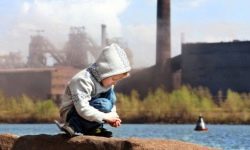 How is polluted air dangerous for children?