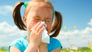 Allergic rhinitis in a child: symptoms and treatment