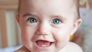 Symptoms and signs of teething in children