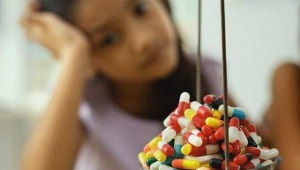 Broad-spectrum antibiotics for children