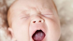 What to do if a child has a white plaque on the tonsils?