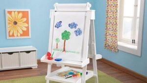 Choosing a children's easel