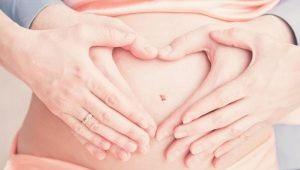 How many weeks in the first trimester of pregnancy and when does it end?