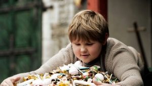 Why does a child eat a lot and what to do?