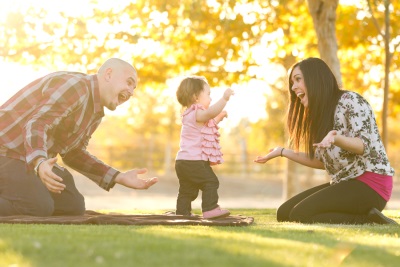 At what age does a baby start walking