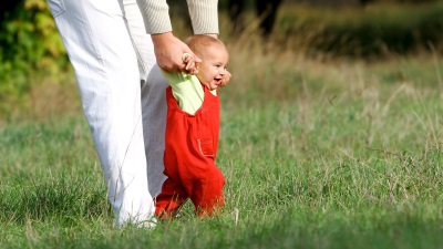 Kid Support - learning to walk