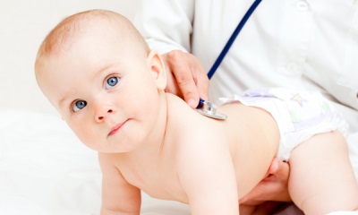 Examination of the child by the doctor