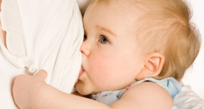 Breastfeeding of a baby at 11 months