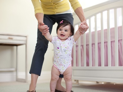 Baby learns to walk at 10 months