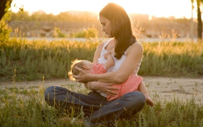 breastfeeding child 1.5 years