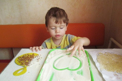 Games with cereal for a child