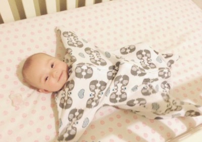 Sleeping bag with sleeves for newborns