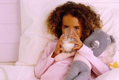 Help the child with a night dry cough